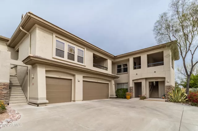 MLS: 6673994 Condo For Sale