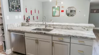 Photo #3: 6674047 Listing