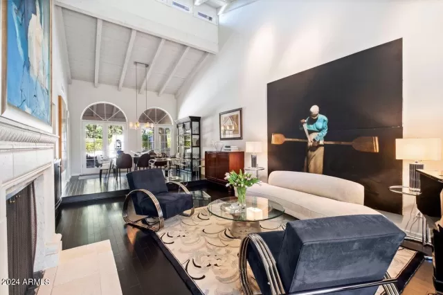 MLS: 6674133 Condo For Sale