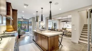 Photo #6: 6674159 Listing 