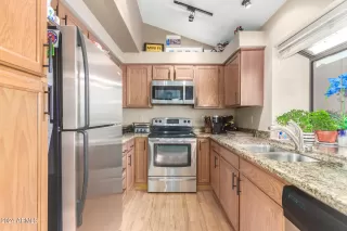 Photo #2: 6674204 Listing