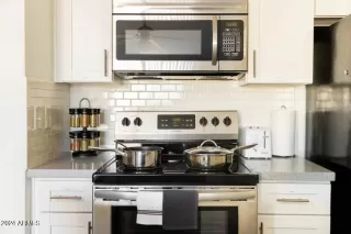 Photo #5: 6674501 Listing