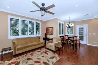 Photo #5: 6674591 Listing