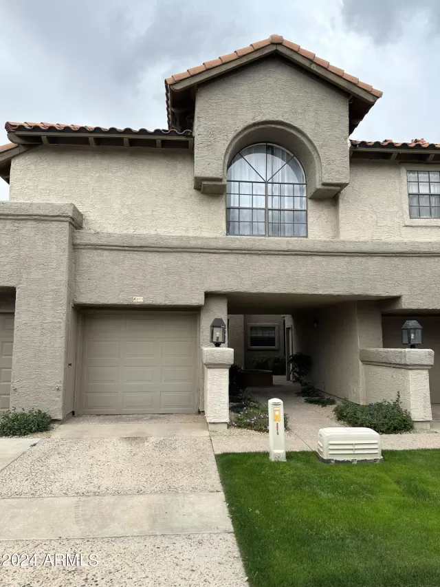 MLS: 6674733 Condo For Sale