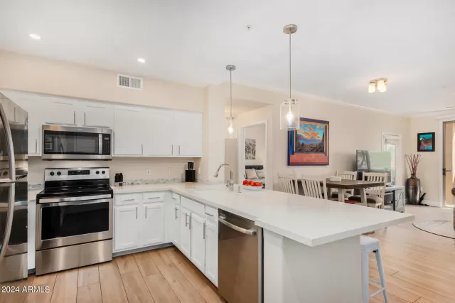 MLS: 6675087 Condo For Sale