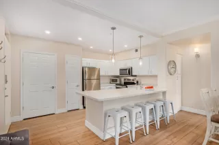 Photo #3: 6675087 Listing