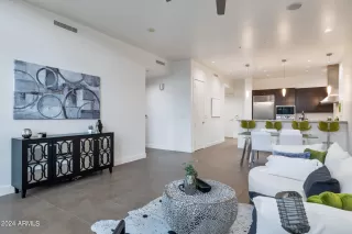 Photo #2: 6675185 Listing