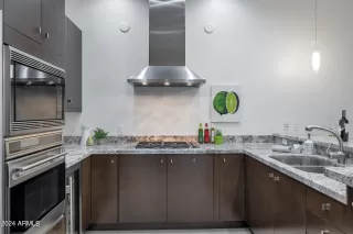 Photo #3: 6675185 Listing