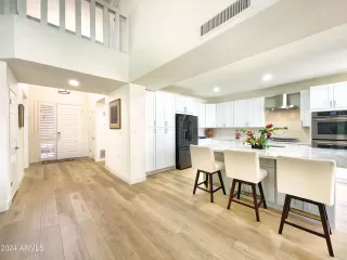 Photo #5: 6675250 Listing