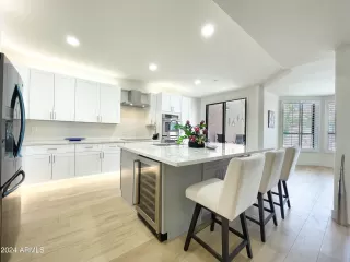 Photo #6: 6675250 Listing