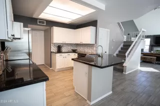 Photo #4: 6675454 Listing