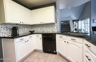 Photo #5: 6675454 Listing