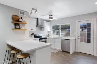 Photo #3: 6675629 Listing 