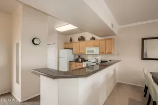 Photo #5: 6675686 Listing