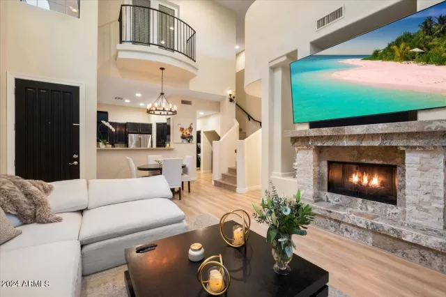 MLS: 6675832 Condo For Sale
