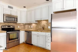 Photo #5: 6675876 Listing 