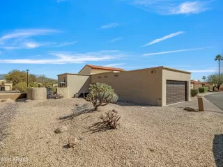 Photo #2: 6676084 Listing