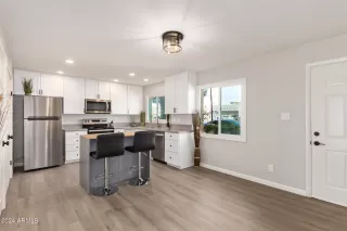 Photo #1: 6676303 Listing