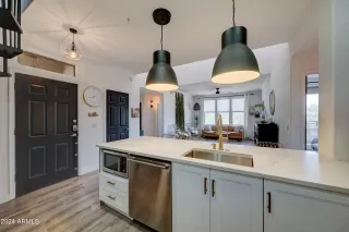 Photo #3: 6676316 Listing