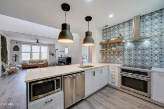 Photo #5: 6676316 Listing