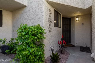 Photo #2: 6676599 Listing