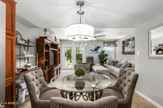 Photo #6: 6676599 Listing