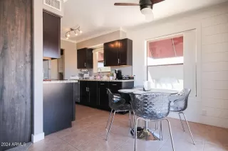 Photo #5: 6676893 Listing