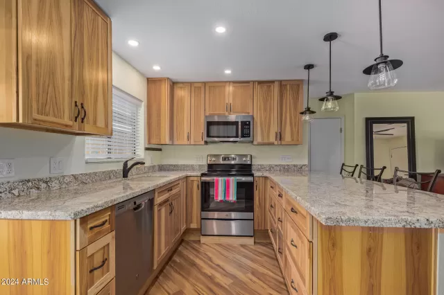 MLS: 6676943 Condo For Sale