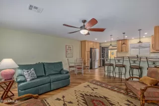 Photo #5: 6676943 Listing