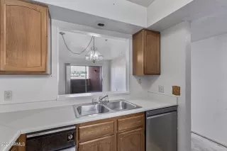 Photo #4: 6677153 Listing