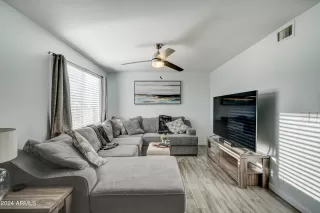 Photo #3: 6677179 Listing