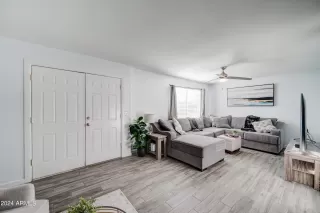 Photo #4: 6677179 Listing