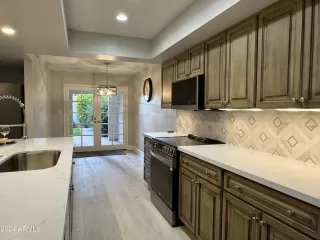 Photo #4: 6677498 Listing 