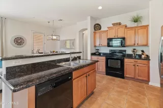 Photo #6: 6677509 Listing 