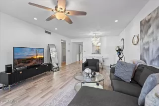 Photo #3: 6677528 Listing