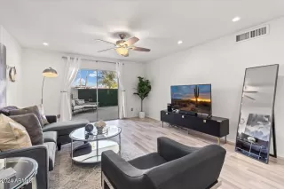 Photo #4: 6677528 Listing