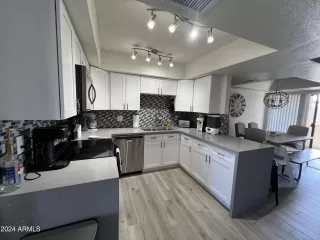 Photo #5: 6677675 Listing 