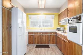 Photo #5: 6677847 Listing