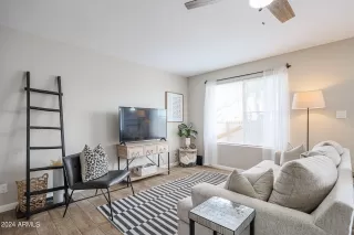 Photo #4: 6677881 Listing