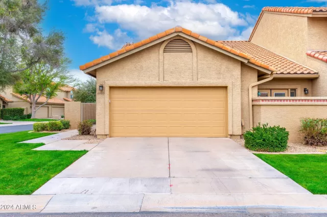 MLS: 6677974 Condo For Sale