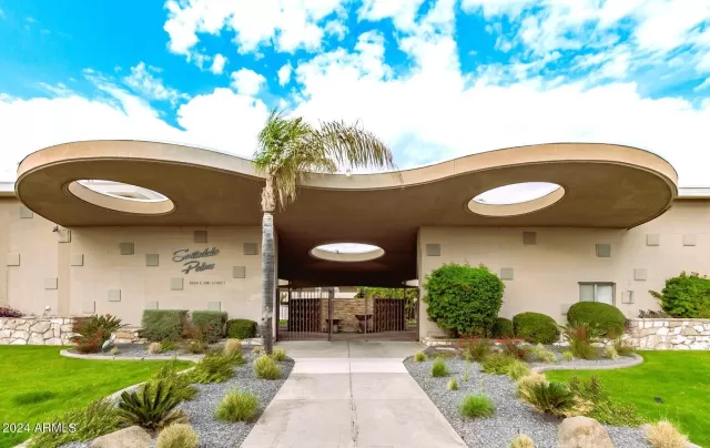 MLS: 6678100 Condo For Sale