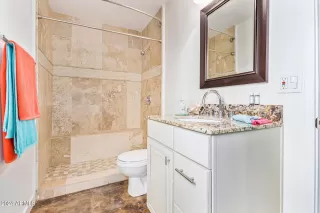 Photo #6: 6678100 Listing