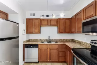 Photo #6: 6678148 Listing