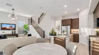 Photo #4: 6678314 Listing