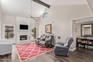 Photo #6: 6678859 Listing 