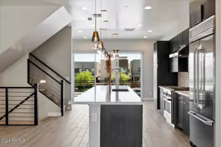 Photo #5: 6679438 Listing