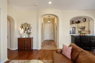 Photo #6: 6679604 Listing