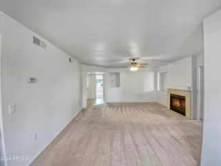 Photo #5: 6679853 Listing
