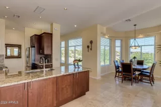 Photo #3: 6679986 Listing