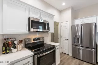 Photo #4: 6680057 Listing